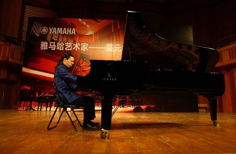 八大胜海外艺术家-裘元朴成都钢琴独奏音乐会落幕