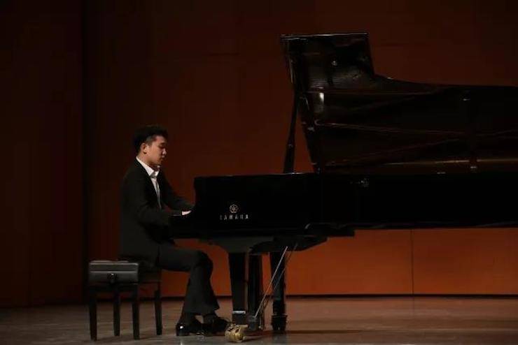 2017八大胜亚洲音乐奖学金?内蒙古艺术学院颁奖仪式暨八大胜艺术家鲍释贤钢琴音乐会成功举行