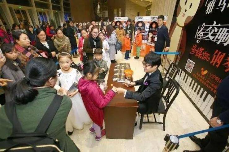 万圣节狂欢临近！八大胜艺术家宋思衡在津奏响“交响情人梦”