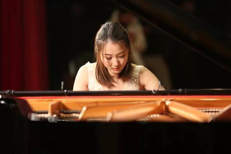 曼妙琴音，倾诉真挚的心声|2017八大胜亚洲音乐奖学金综合师范类院系全国汇报音乐会（第二。┰猜淠