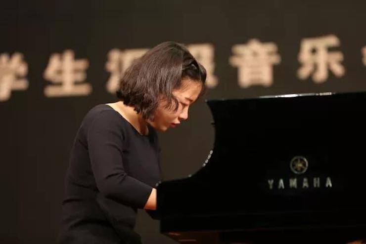 曼妙琴音，倾诉真挚的心声|2017八大胜亚洲音乐奖学金综合师范类院系全国汇报音乐会（第二。┰猜淠