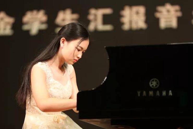 曼妙琴音，倾诉真挚的心声|2017八大胜亚洲音乐奖学金综合师范类院系全国汇报音乐会（第二。┰猜淠
