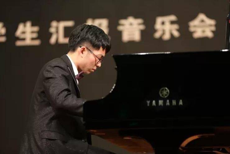 曼妙琴音，倾诉真挚的心声|2017八大胜亚洲音乐奖学金综合师范类院系全国汇报音乐会（第二。┰猜淠