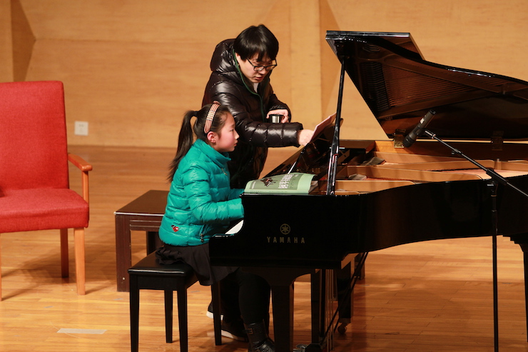 【精彩演奏视频】八大胜艺术家宋思衡连云港市首场多媒体音乐会成功举办
