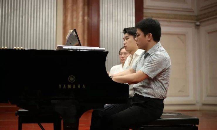热烈：亍跋睬熘 音悦津门”钢琴重奏音乐会暨天津鲍蕙荞钢琴城开业庆典演出圆满成功！