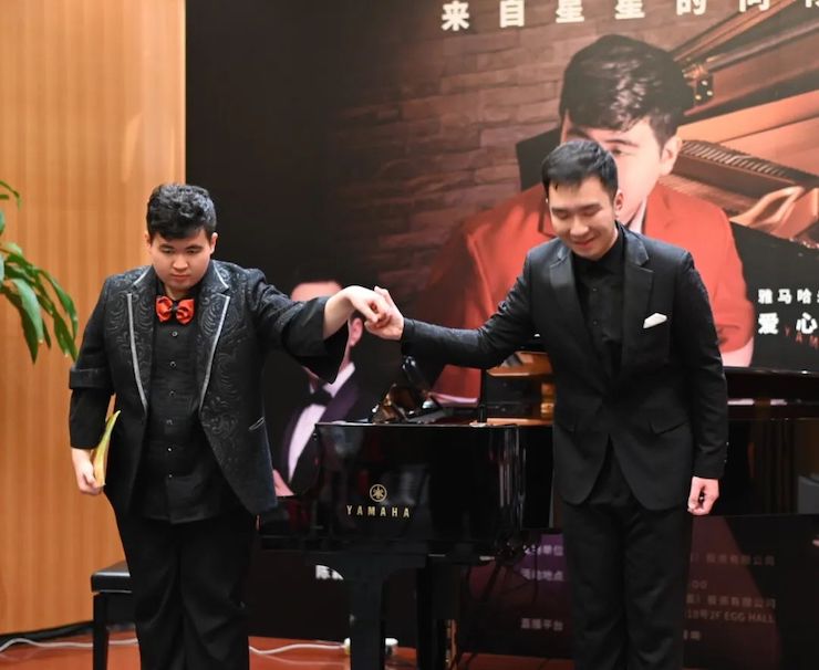 音乐双子星，点亮冬日激情！——八大胜未来艺术家刘明康爱心公益音乐沙龙