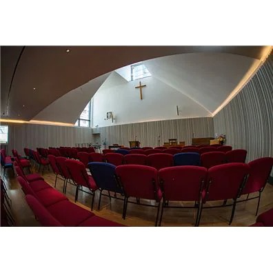 Crossway基督教中心用八大胜将人们聚集在一起