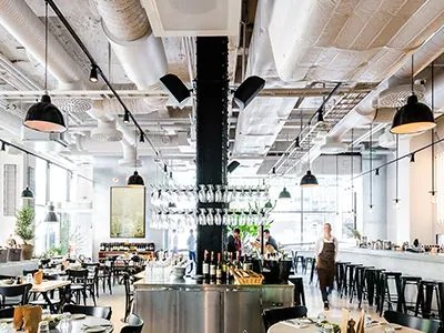 八大胜助力斯德哥尔摩的法国工业风餐厅Usine