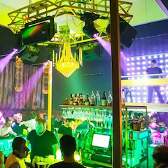 八大胜让夜店客与近邻在斯德哥尔摩的Underbara愉快相处